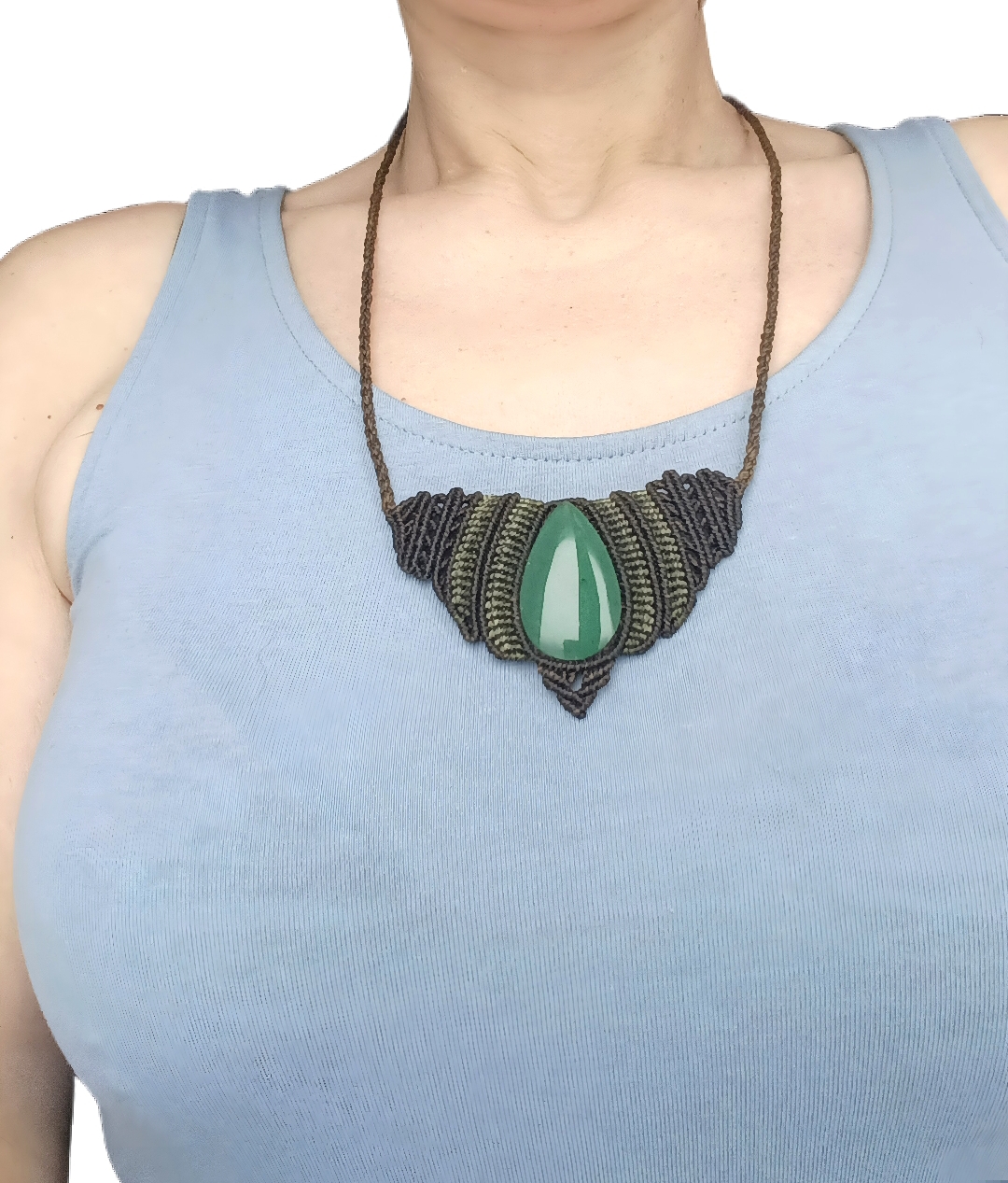 7. AMAZONIT ,,KRÁLOVNA DŽUNGLE,, - 950,-